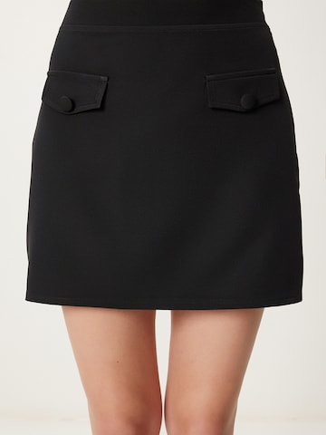 Happiness İstanbul Seelik, värv must: eest vaates