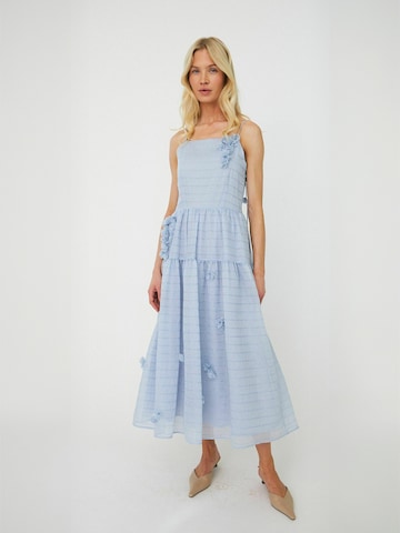 Crās Dress ' Palmacras ' in Blau: Vorderseite