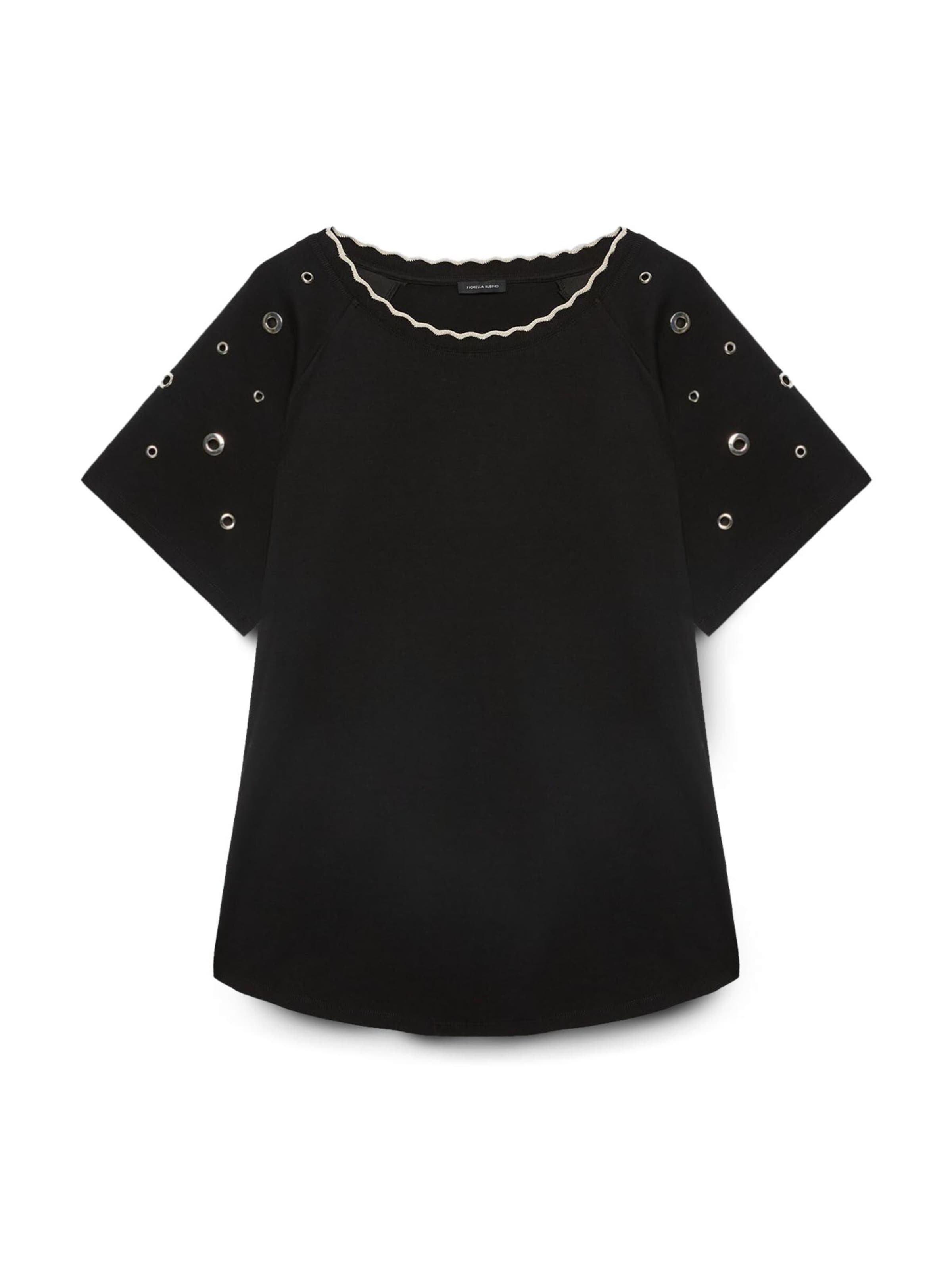 Fiorella Rubino - Top en negro: frente