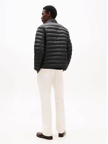 TOMMY HILFIGER Overgangsjakke i sort