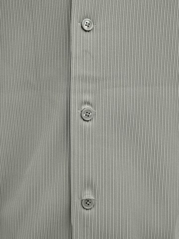 JACK & JONES Comfort fit Button Up Shirt in Grey