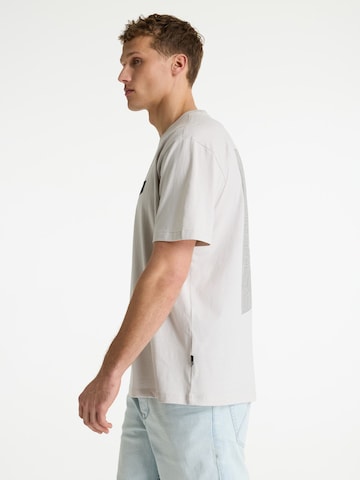 T-Shirt 'Motan' CHASIN' en gris