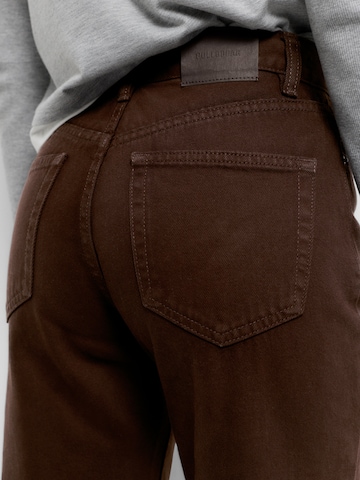 Pull&Bear Tapered Jeans i brun