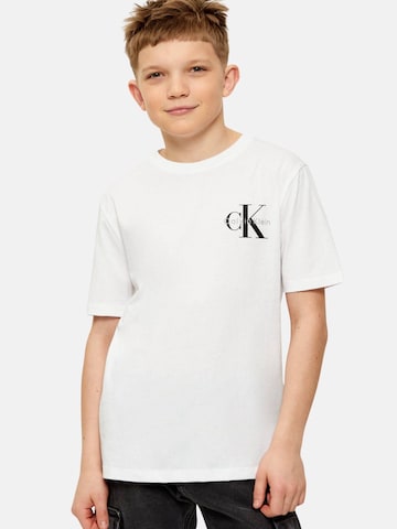 Calvin Klein Kids - Camiseta 'CALVIN KLEIN  JEANS kids CHEST MONO LOGO SS T-SHIRT T-SHIRT' en blanco: frente