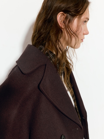 Pull&Bear Prehoden plašč | rdeča barva