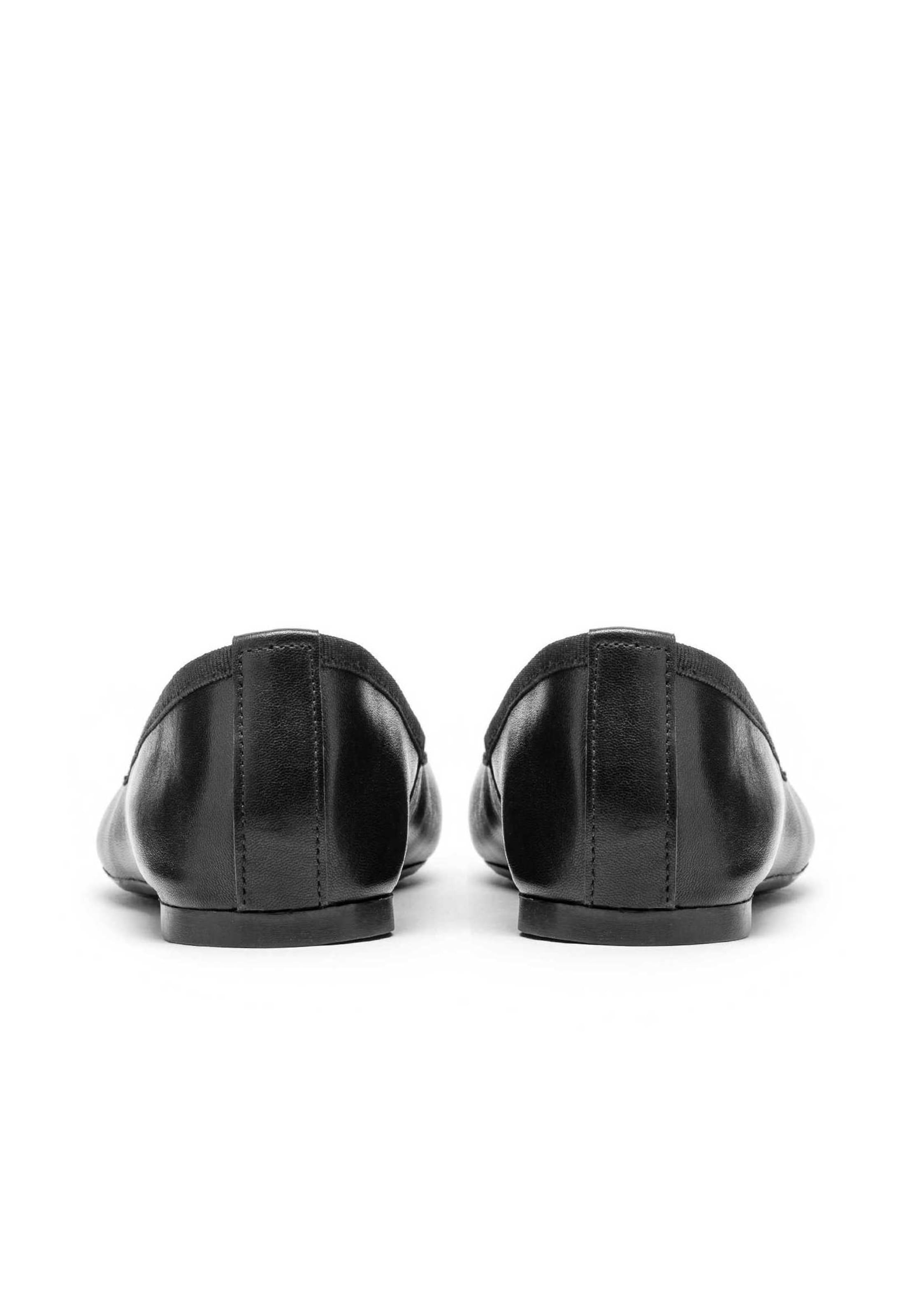 Kazar Baleríny – černá