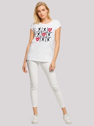 F4NT4STIC Shirt 'Valentinstag Herz Tic Tac Toe' in White