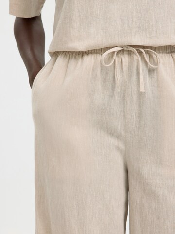 SELECTED - Pierna ancha Pantalón 'SLFLUISA' en beige