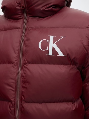 Veste mi-saison Calvin Klein Jeans en rouge