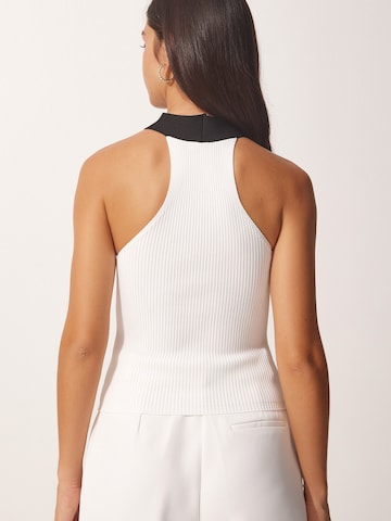 Happiness İstanbul Τοπ σε λευκό