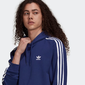 Bluză de molton de la ADIDAS ORIGINALS pe albastru