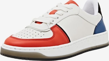 ESPRIT Sneakers laag in Rood: voorkant