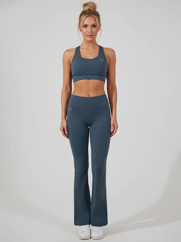 La V Flared Sportbroek 'Noa' in Grijs: voorkant