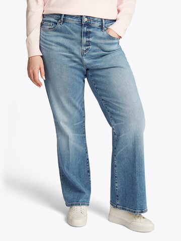 Tommy Hilfiger Curve Boot cut Jeans in Blue: front