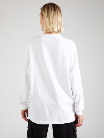 T-shirt Nike Sportswear en blanc