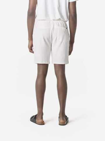 KOROSHI Regular Shorts in Weiß