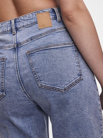 PIECES Tapered Jeans 'Kesia' in Blue