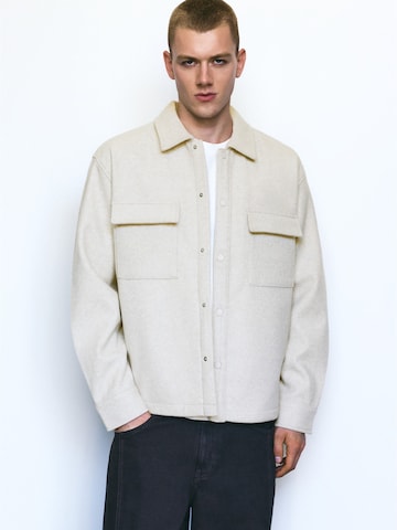 Pull&Bear Between-Season Jacket in White: front