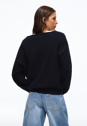 Pullover di Bershka in blu