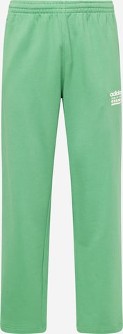 Regular Pantalon ADIDAS ORIGINALS en vert : devant