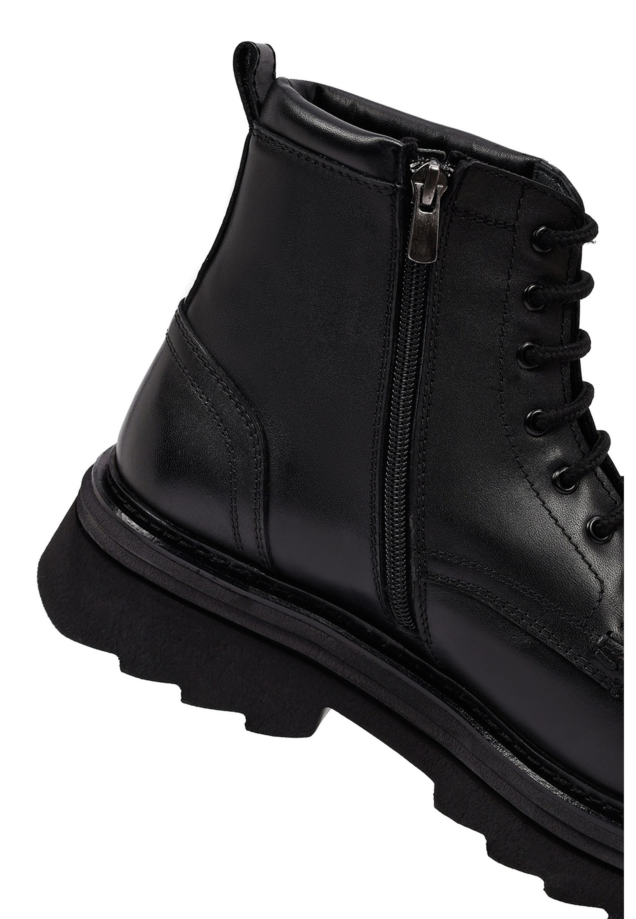 Boots stringati di Derimod in nero