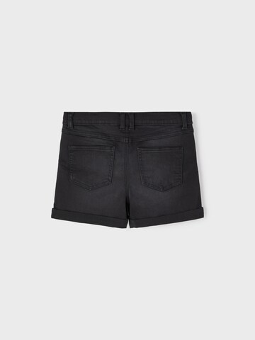 LMTD Slimfit Shorts 'Tomo' in Schwarz