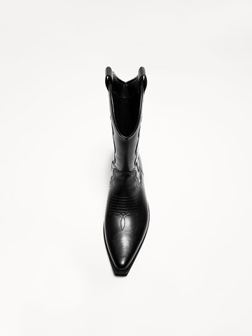 Bershka Kovbojské boty – černá