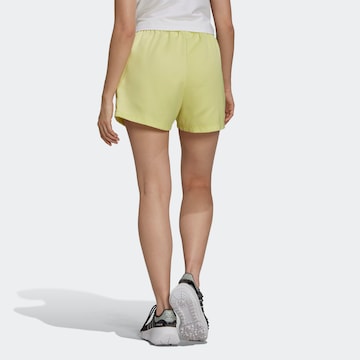 ADIDAS ORIGINALS Loosefit Shorts in Gelb