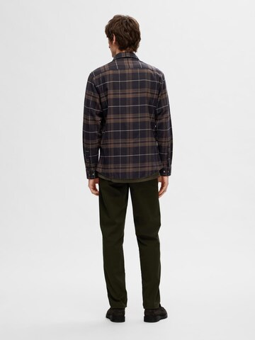 SELECTED HOMME Slim Fit Skjorte 'SLHowen' i sort