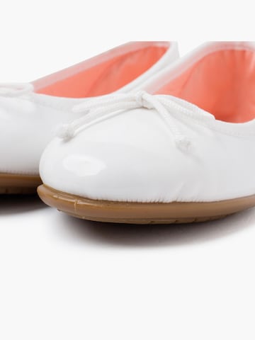 Pisamonas - Bailarina en blanco