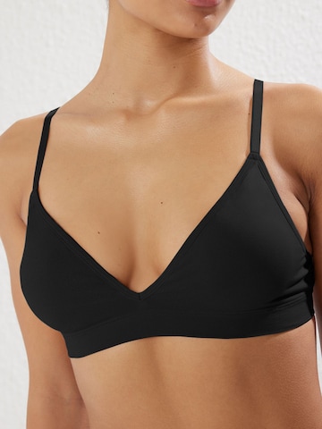 Trendyol Бюстгальтер под футболку Бюстгальтер в Черный