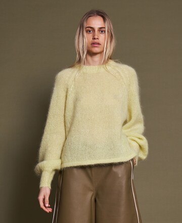 Stella Nova Sweater 'Laki' in Yellow: front