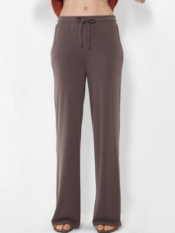 regular Pantaloni sportivi di Busem in marrone: frontale