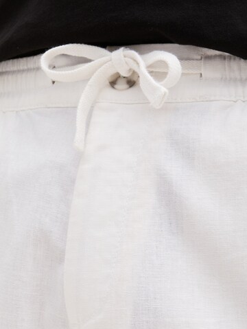 TOM TAILOR Regular Trousers in White