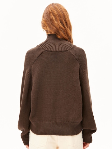 ARMEDANGELS Strickpullover WINTER in Braun: Rückseite