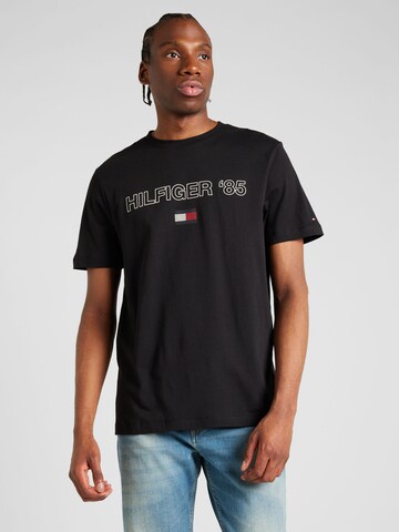 TOMMY HILFIGER - Camiseta en negro: frente