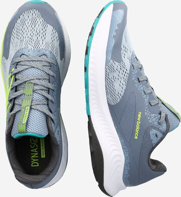 new balance - Sapatilha de corrida em cinzento