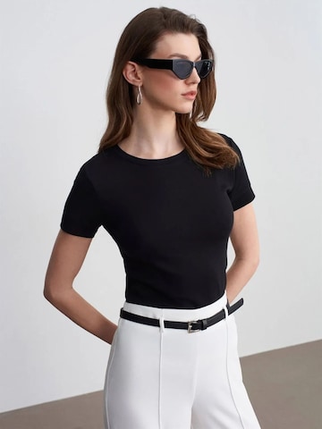 Dilvin Shirt 'T-Shirts' in Black: front