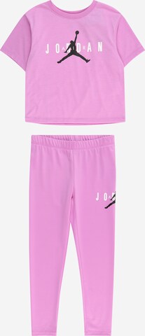 Jordan Set: T-Shirt und Hose in Pink: predná strana