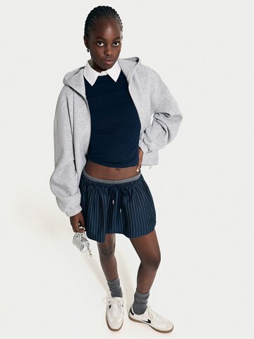 Bershka Sweatjacke in Grau