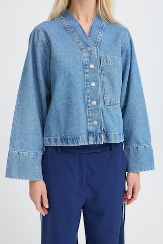 b.young Overgangsjakke i blå