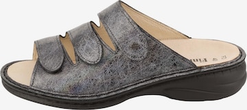 Finn Comfort Pantolette 'Hellas' in Grau: Vorderseite