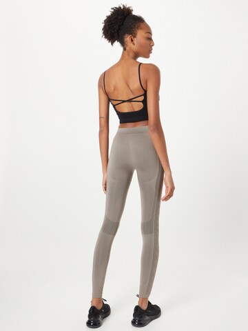 Skinny Pantaloni sport de la Hummel pe gri