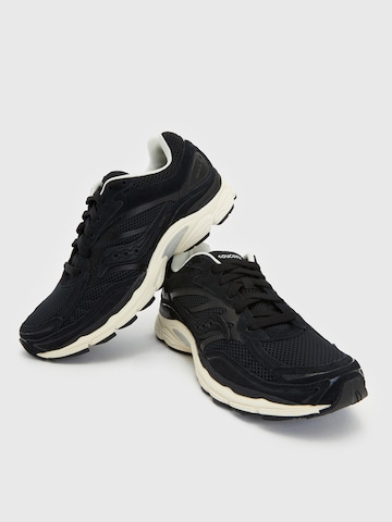 Chaussure de course 'PROGRID OMNI 9' saucony en noir