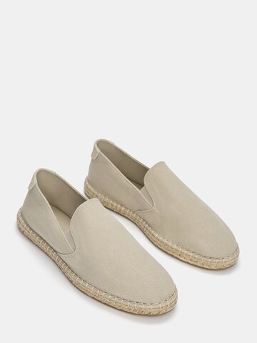 Pull&Bear Espadrillo värissä beige