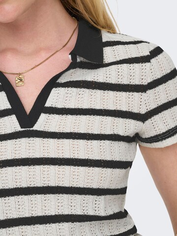 ONLY - Camiseta 'ONLHalia' en blanco