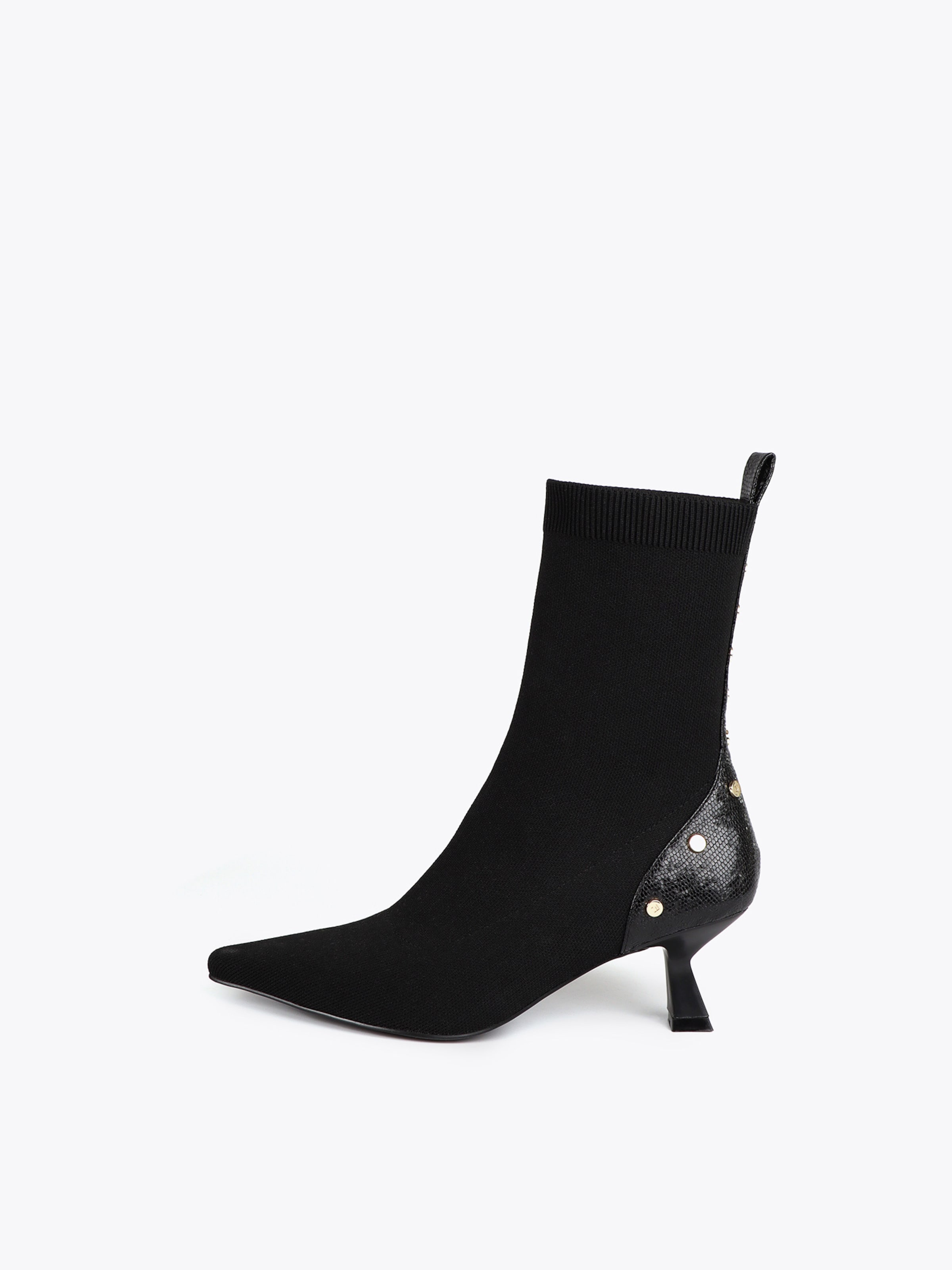 Lola Casademunt Ankelboots i svart: framsida