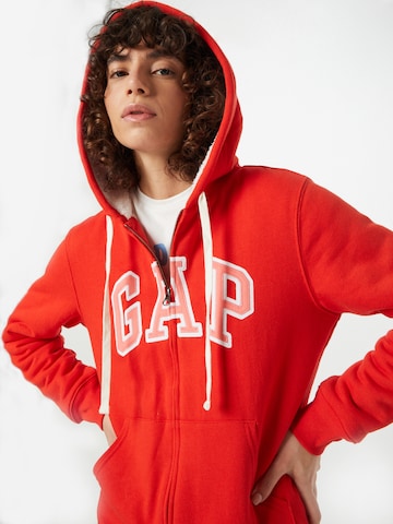 GAP - Sudadera con cremallera en rojo