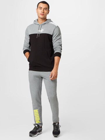 PUMA - Sweatshirt de desporto em preto