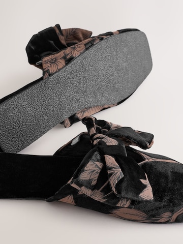 Papuci de casă de la Next pe negru